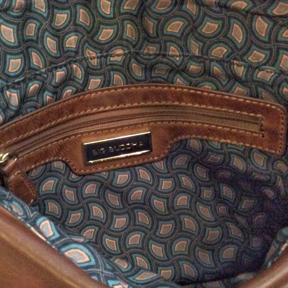 Free with $15 purchase.  Big Buddha Cross body/wristlet/clutch - Picture 4 of 8